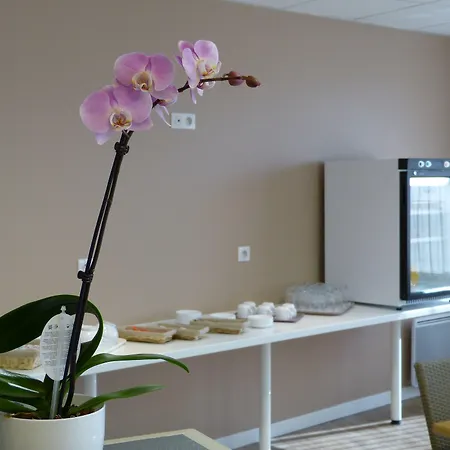 总站酒店 2* 南特