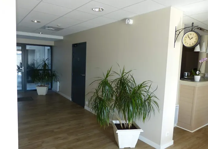 总站酒店 2* 南特