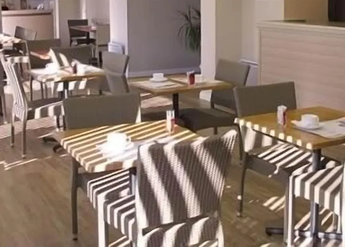 总站酒店 2* 南特