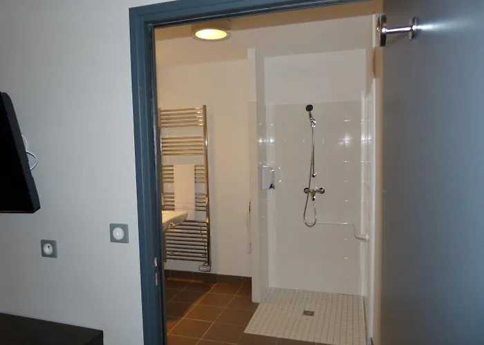 总站酒店 2* 南特