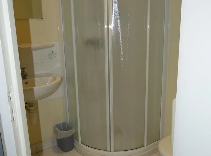 总站酒店 2* 南特